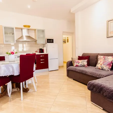 Stylish Marta, Private Parking,bbq In *