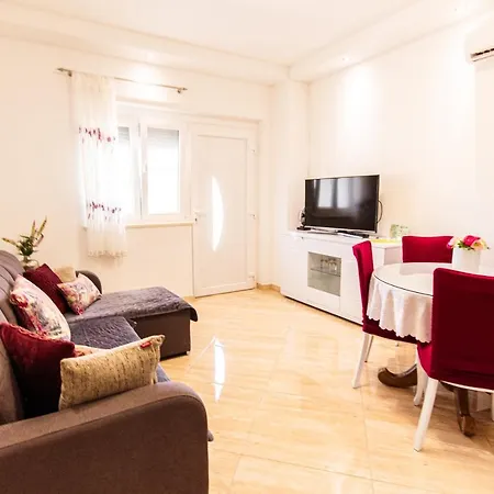 Stylish Marta, Private Parking,bbq In Apartamento