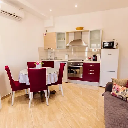 Stylish Marta, Private Parking,bbq In Stobrec