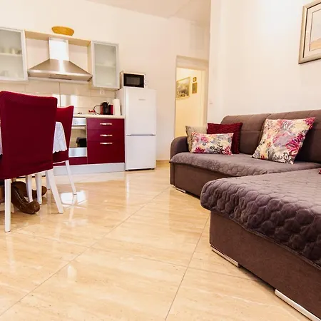 Stylish Marta, Private Parking,bbq In Apartment