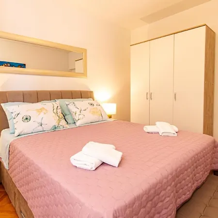 Stylish Marta, Private Parking,bbq In Apartamento *