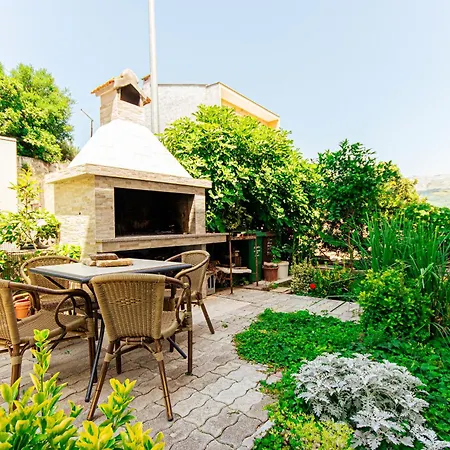 Stylish Marta, Private Parking,bbq In Apartment Stobrec